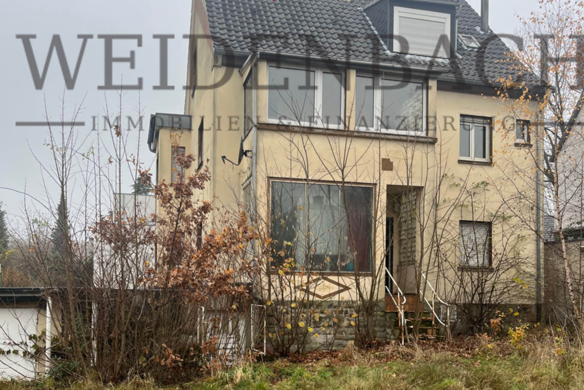 Sanierungsbedürftiges Drei-Familienhaus in top Lage von Bochum!