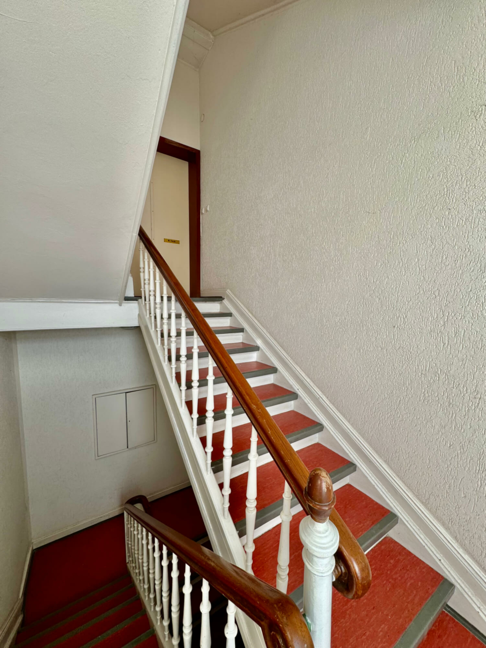 wi-275-2024-weidenbach-immobilien-herne-wohnung-dortmund-hausflur