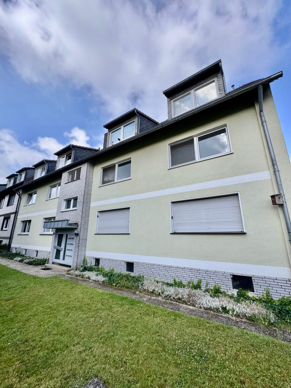 wi-311-2025-1-weidenbach-immobilien-herne-mehrfamilienhaus-bochum-titelbild-vorderansicht