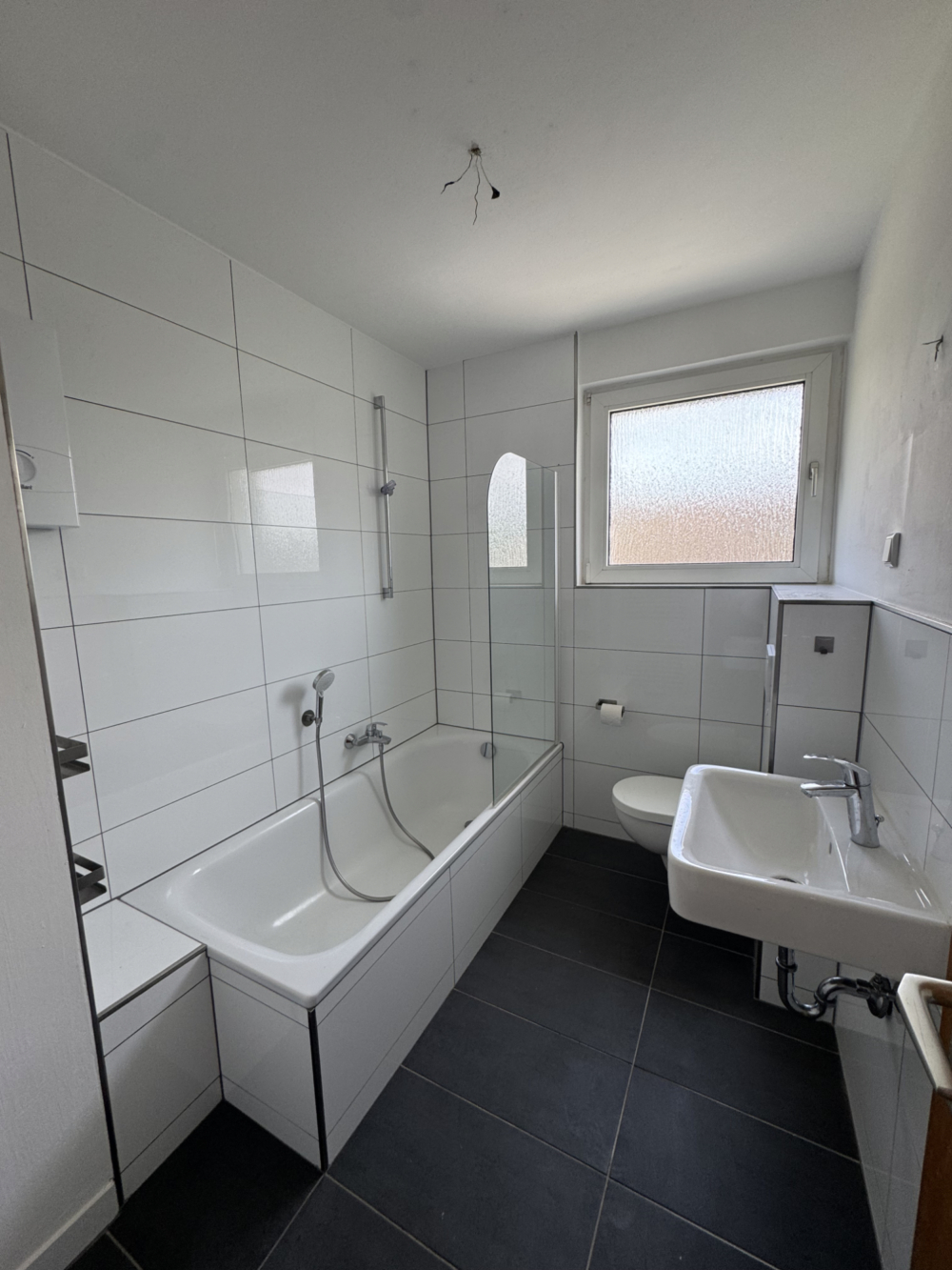 wi-311-2025-11-weidenbach-immobilien-herne-mehrfamilienhaus-bochum-badezimmer