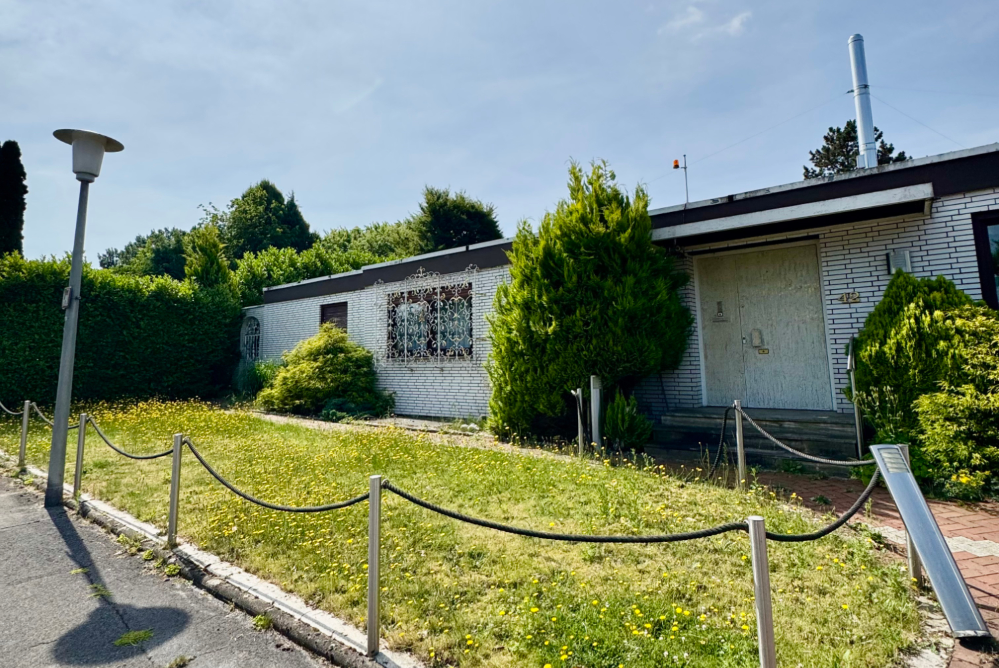 Platz für Generationen – Bungalow mit Einliegerwohnungen und vielseitigem Raumkonzept Platz für Generationen – Bungalow mit Einliegerwohnungen und vielseitigem Raumkonzept