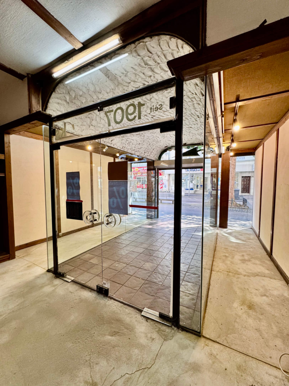 wi-322-2025-7-weidenbach-immobilien-herne-ladenlokal-herne-werbefront