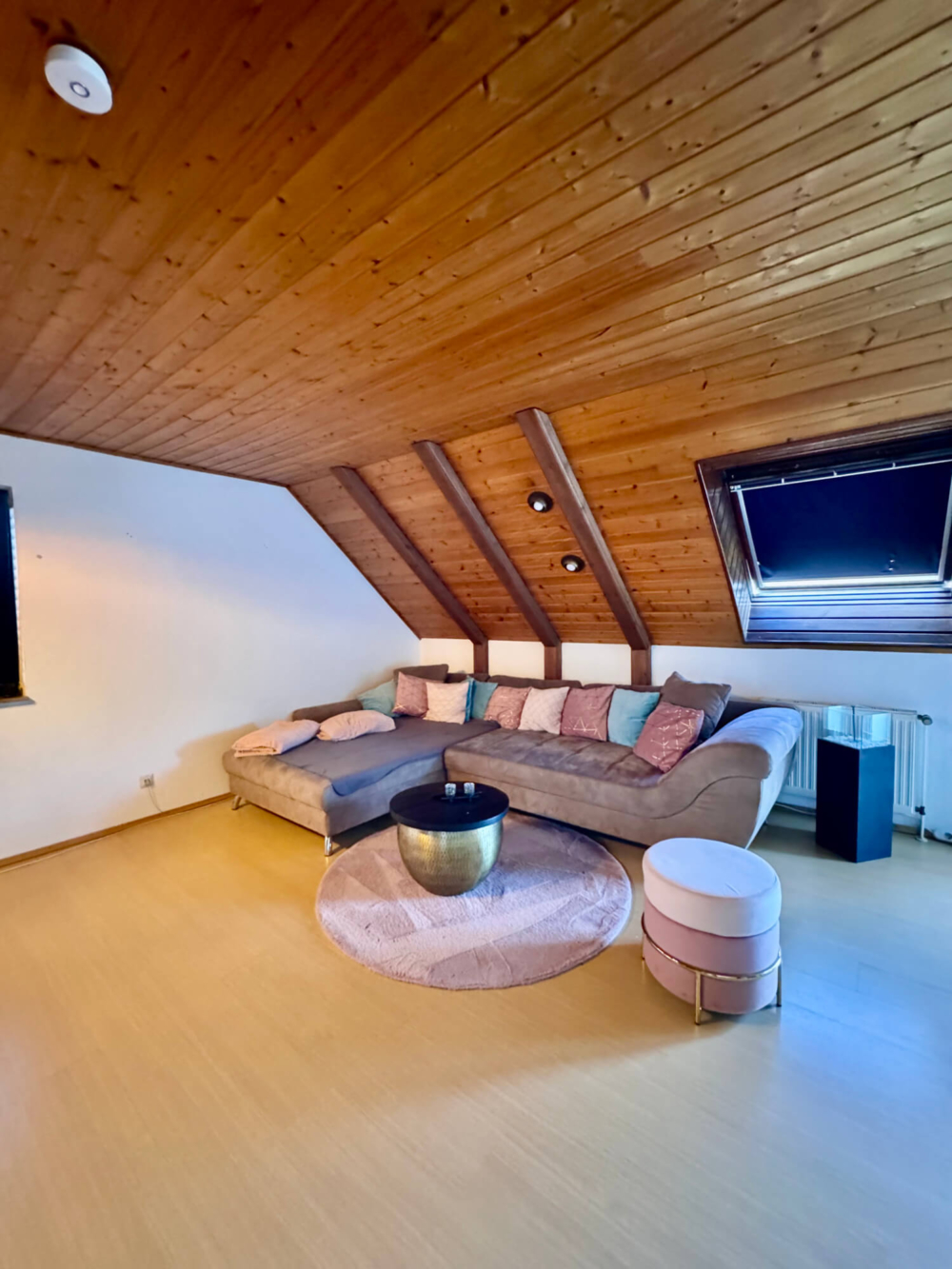 wi-323-2025-13-weidenbach-immobilien-herne-dachgeschosswohnung-herne-wohnzimmer