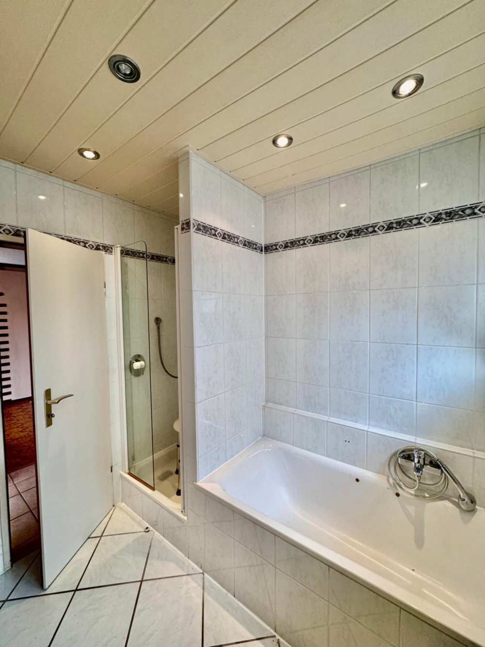 wi-325-2025-10-weidenbach-immobilien-herne-erdgeschosswohnung-herne-badezimmer