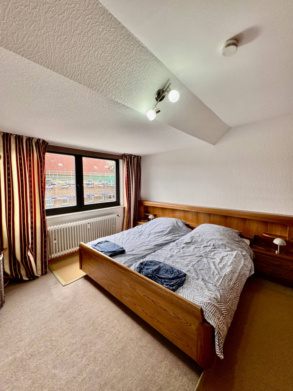 WI-332-2025-3-weidenbach-immobilien-herne-dachgeschosswohnung-herne-schlafzimmer