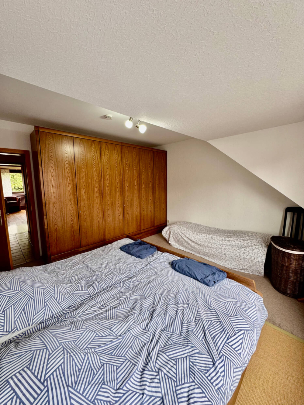 WI-332-2025-5-weidenbach-immobilien-herne-dachgeschosswohnung-herne-schlafzimmer