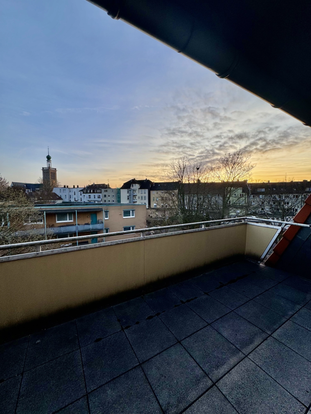 wi-348-2026-1-weidenbach-immobilien-herne-dachgeschosswohnung-herne-balkon