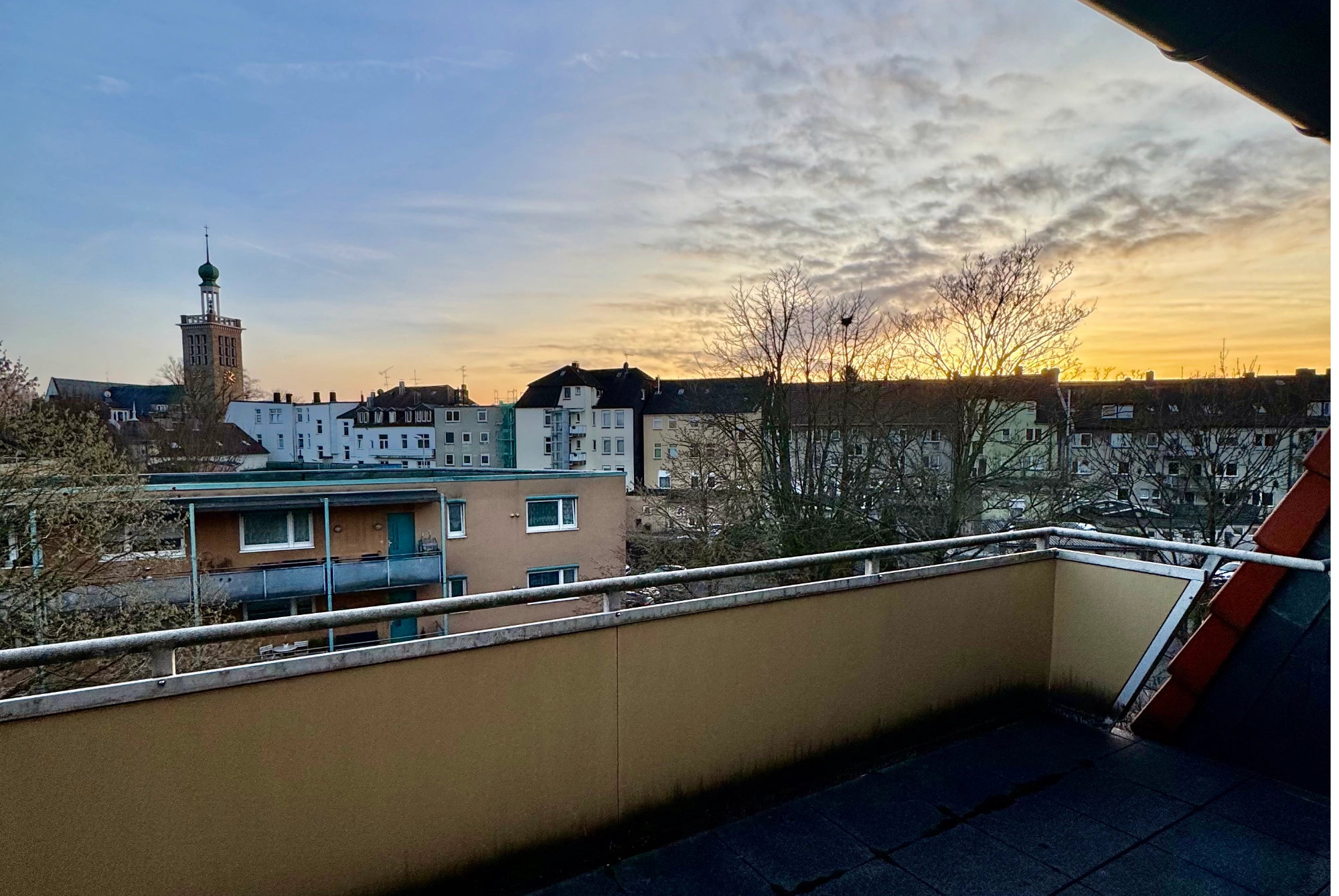 2-Zimmer-Wohnung mit Balkon in guter Wohnlage 2-Zimmer-Wohnung mit Balkon in guter Wohnlage