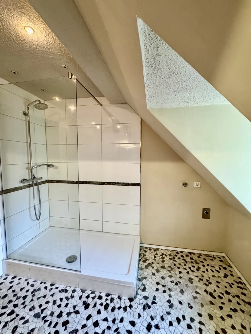 WI-360-2026-5-weidenbach-immobilien-herne-wohnung-herne-titelbildBadezimmer-dusche
