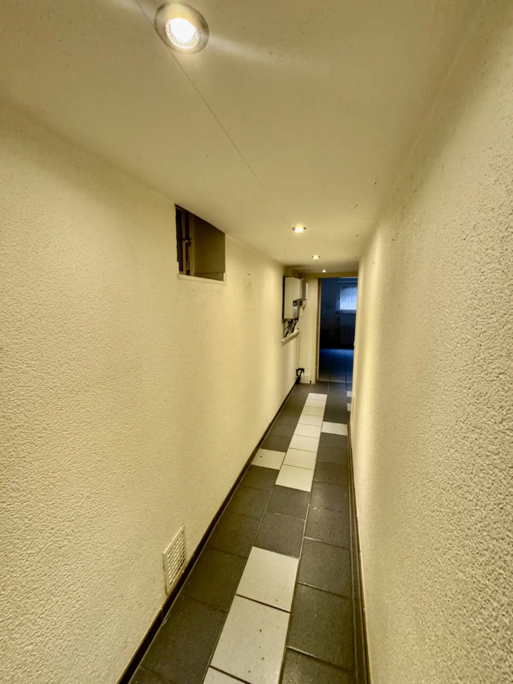wi-354-2026-18-weidenbach-immobilien-herne-einfamilienhaus-bochum-diele-keller