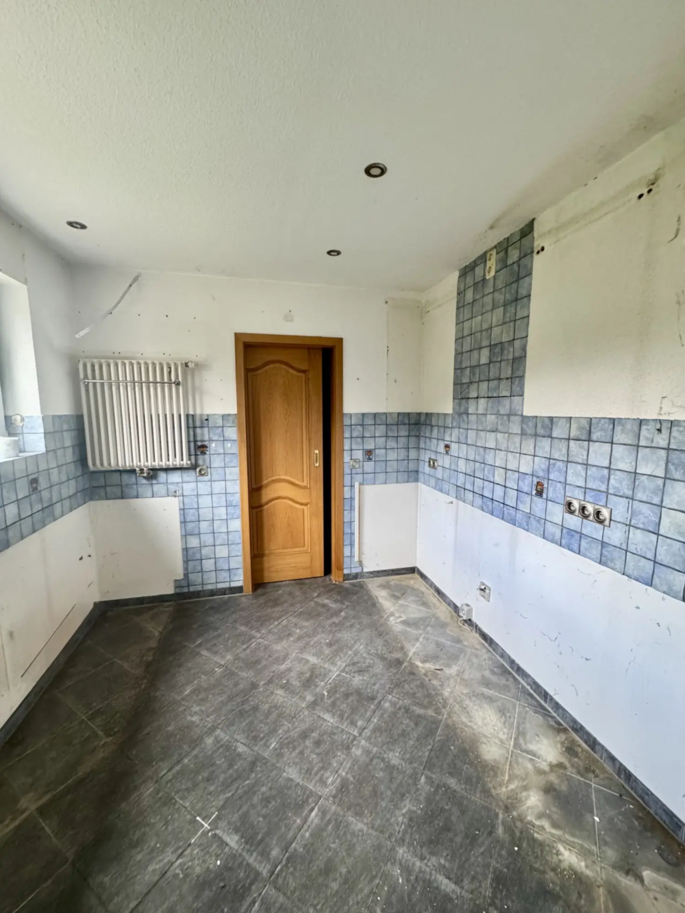 wi-354-2026-7-weidenbach-immobilien-herne-einfamilienhaus-bochum-kueche-eg