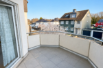 Gepflegtes Wohnen: Drei Zimmer, Balkon und Garage…